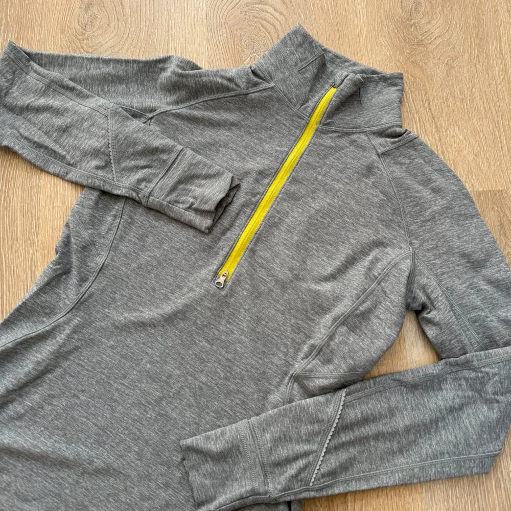 Lululemon Race Your Pace 1/2 Zip Pullover Womens 10 Grey Yellow Athletic‎